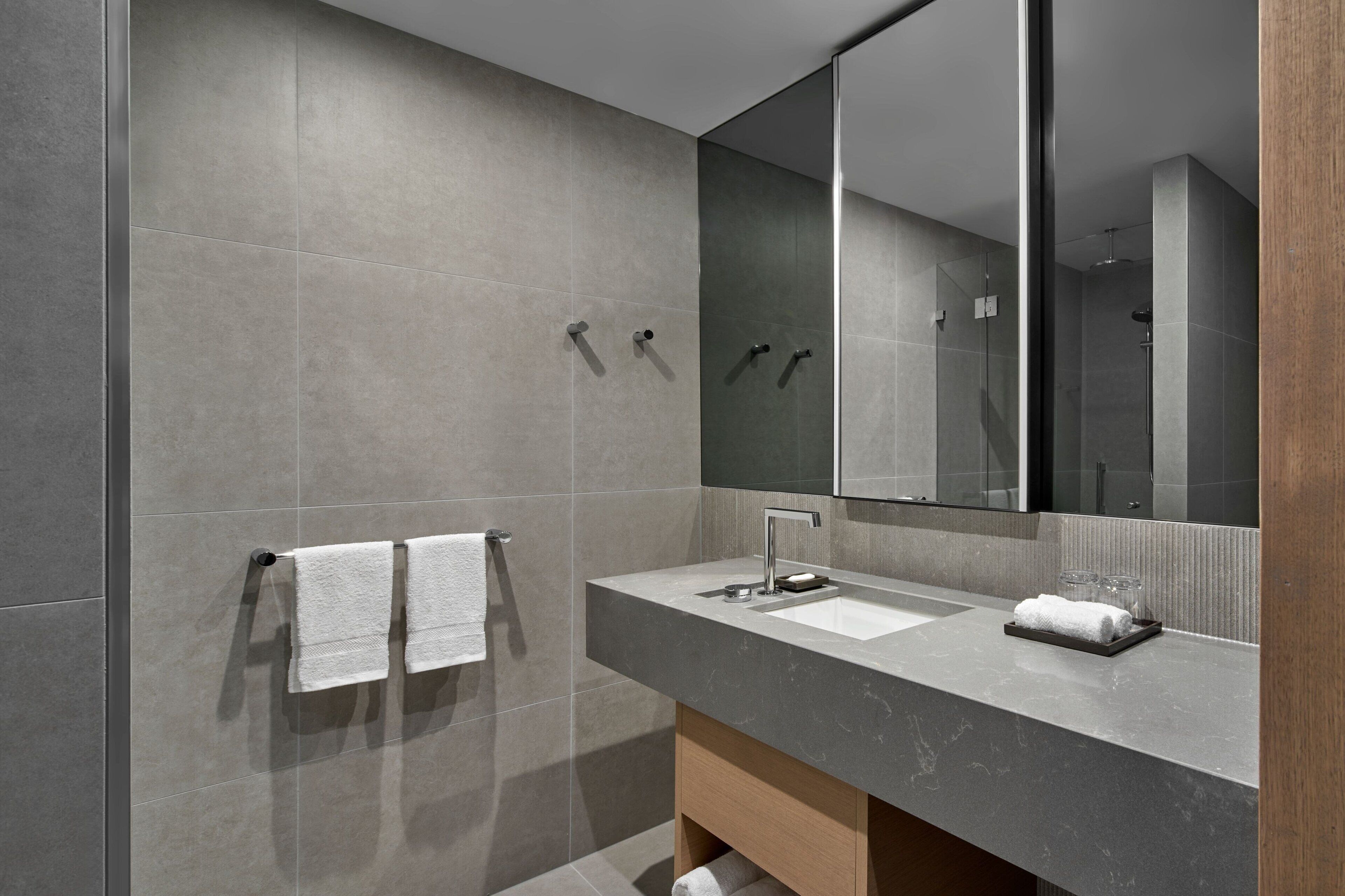 shower, rainfall showerhead, free toiletries, hair dryer