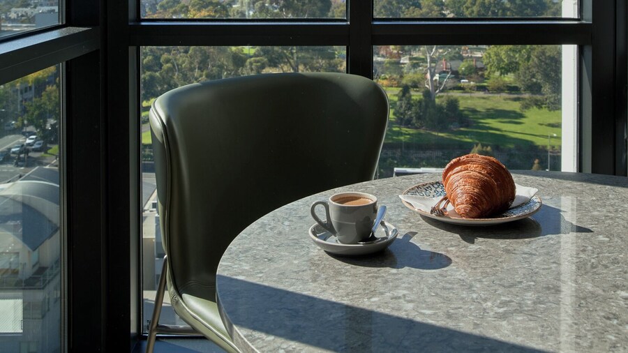 Courtyard By Marriott Melbourne Flagstaff Gardens