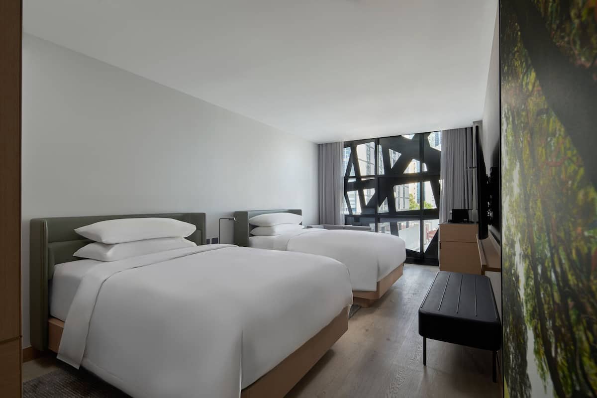 ห้องดีลักซ์, เตียงใหญ่ 2 เตียง | เครื่องนอนระดับพรีเมียม, ผ้านวมขนเป็ด, โต๊ะทำงาน
