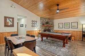 Games room - Enchanted Grove w/ Hot Tub, EV Charger, Pool Table (Big Bear Lake)
