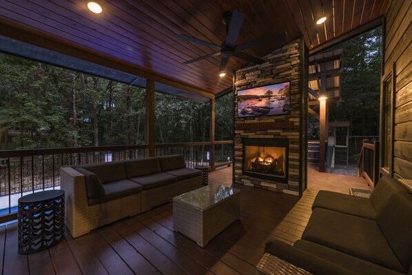 المنطقة المحيطة بالمنشأة