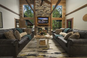 Smart TV, chimenea, videojuegos y estéreo 