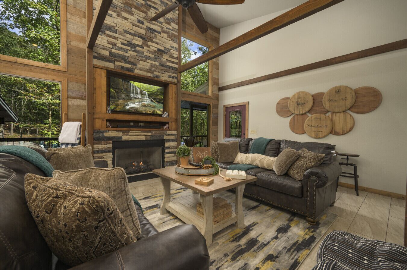 Perfect For Family Gatherings, 4 King Suites, Heated Pool & Fire Pit - Broken Bow, OK