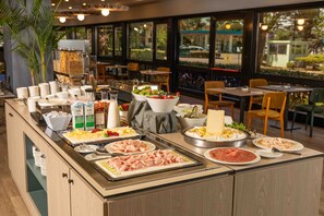 Daily buffet breakfast for a fee - Belstay Venezia Mestre (Mestre)