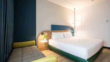 Superior-Dreibettzimmer | Minibar, Schreibtisch, Verdunkelungsvorhänge, kostenlose Babybetten