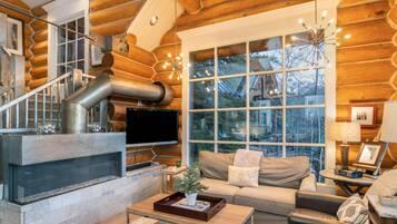 Cabin, 3 Bedrooms | Living room