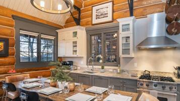 Cabane, 3 chambres | Restauration