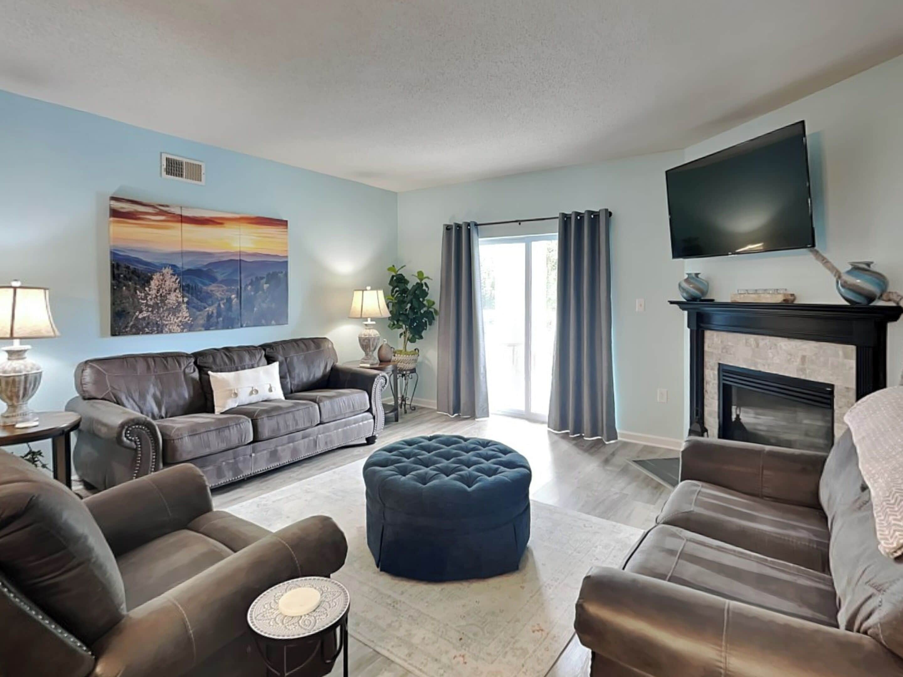 Condo (2 Bedrooms) | Front of property