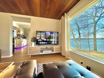 Lakefront Retreat, Private Dock, Sauna & Accessible King Suite, Step-Free Entry