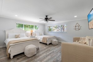 4 bedrooms, in-room safe, desk, iron/ironing board
