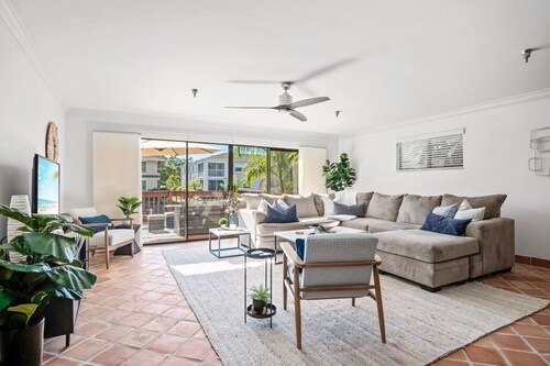 Exceptional Waterfront Condo in Downtown Naples!