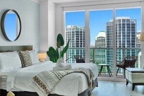 1 Schlafzimmer, Schreibtisch, Bügeleisen/Bügelbrett, Reisekinderbett