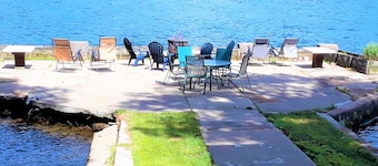 4 Bedroom Water Front Home on Exclusive Cleverdale
