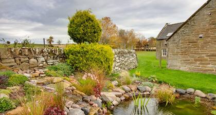 Home Farm Cottage (with swimming pool and sauna)