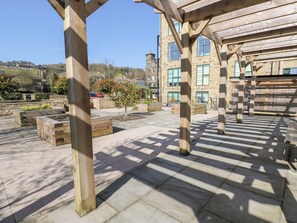 Property grounds - Over The Arch (Keighley)