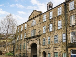 Cottage | Interior - Over The Arch (Keighley)