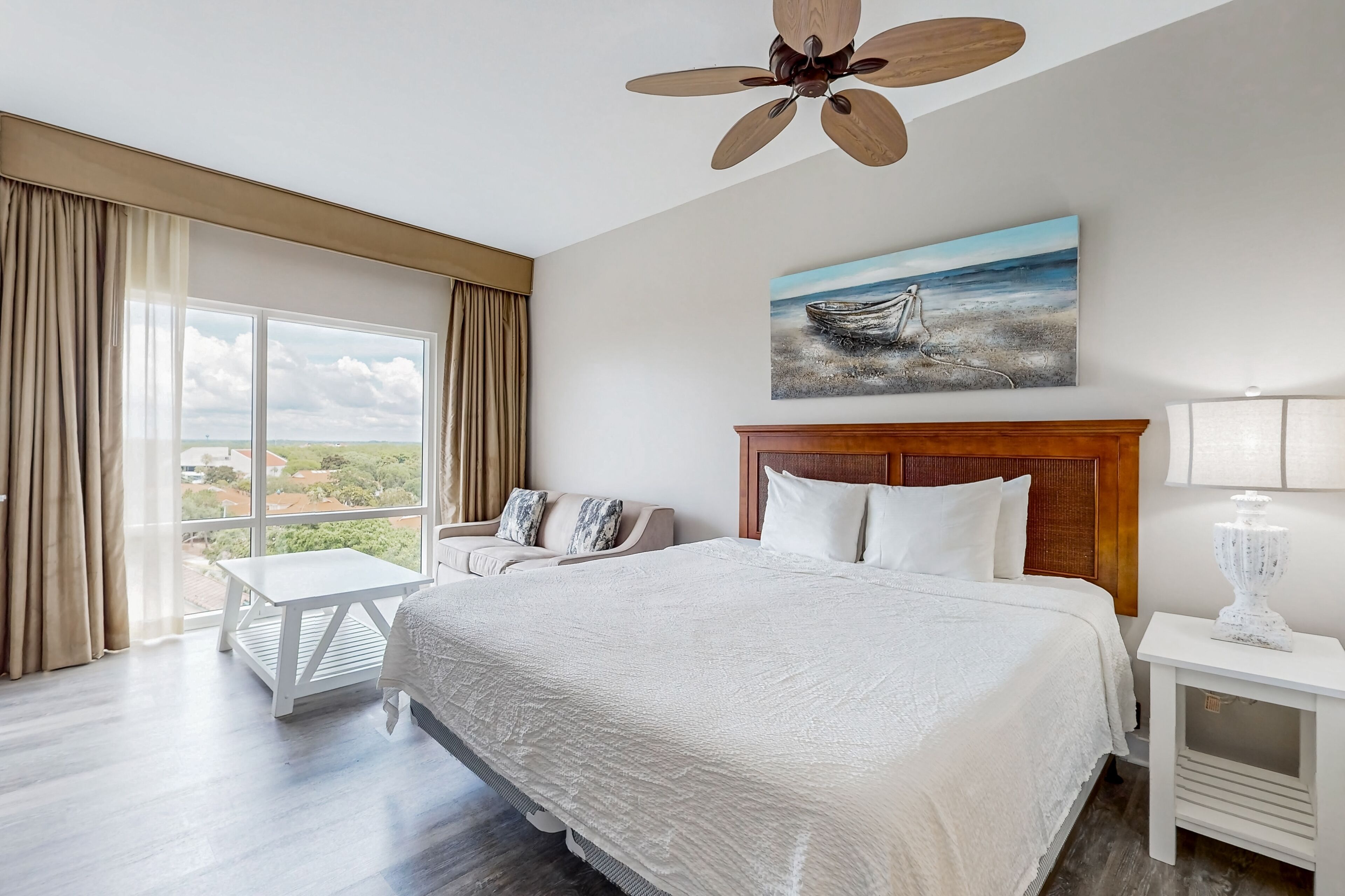 Fer et planche à repasser, accès Internet, draps fournis