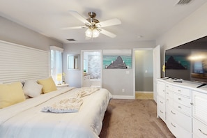 3 habitaciones, escritorio, tabla de planchar con plancha y internet