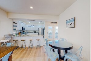 Dining - Bulldog Beach House | 2 Gulf-View Balconies | 2 Pools, Tennis, Steps to Shore (Fort Morgan)