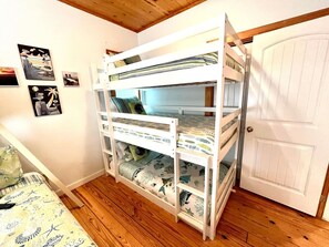5 habitaciones, escritorio, wifi gratis y ropa de cama