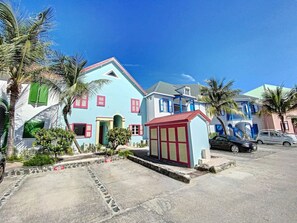 Exterior - Costa Blue, front de mer Orient Bay,  piscines XXL (Orient Bay)