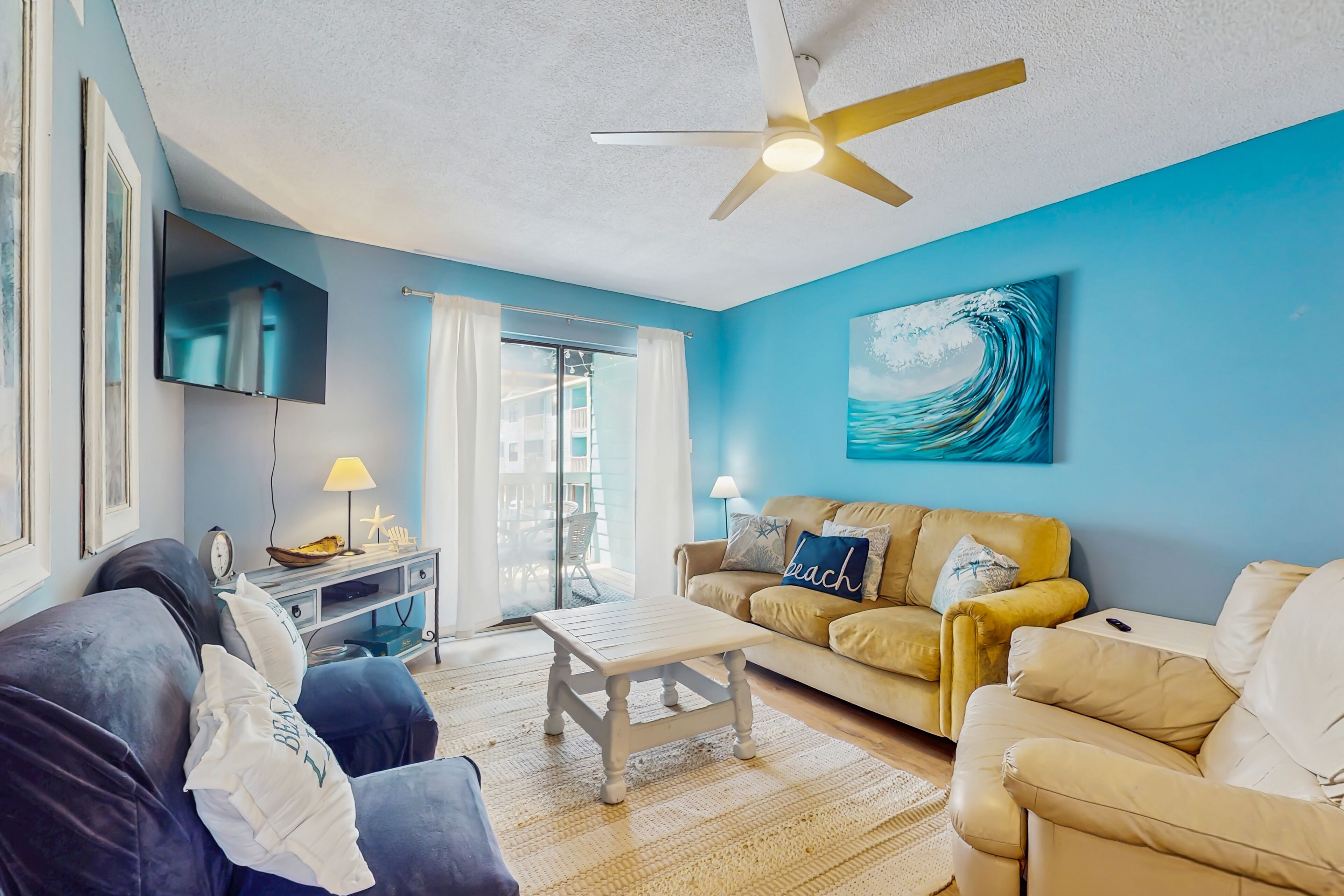 TV, DVD-spiller og bøker