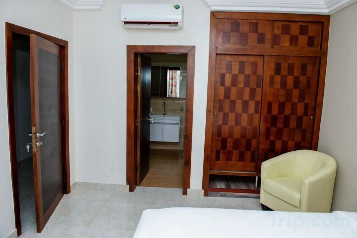 Minibar, in-room safe, desk, blackout drapes