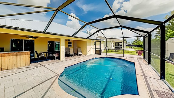 Charlotte Bay Resort Florida: Unwind in Tropical Elegance 1 Charlotte Bay Resort Florida: Unwind in Tropical Elegance