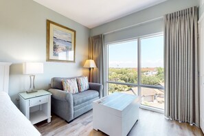 Flat-screen TV - Chic Luau suite by the beach w/ epic amenities - pool, golf & marina (Miramar Beach)