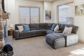 Smart TV, fireplace