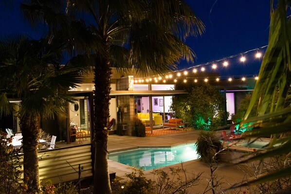Outdoor pool, a heated pool