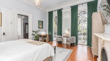 Frette Italian sheets, premium bedding, memory-foam beds, in-room safe