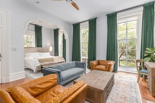 Frette Italian sheets, premium bedding, memory foam beds, in-room safe