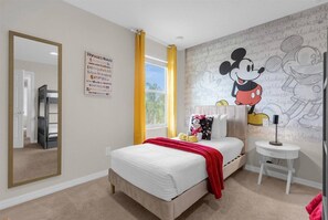 2 bedrooms, travel cot, WiFi, bed sheets