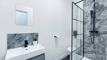 Studio, eigenes Bad (Emerald Suite) | Badezimmer