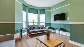 Panoramic Apartment, Ensuite (Forest) | Lounge