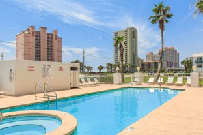 Pool - Direct Gulf Front Condo with Resort Pools & Hot Tubs - Steps to Beach (Gulf Shores)