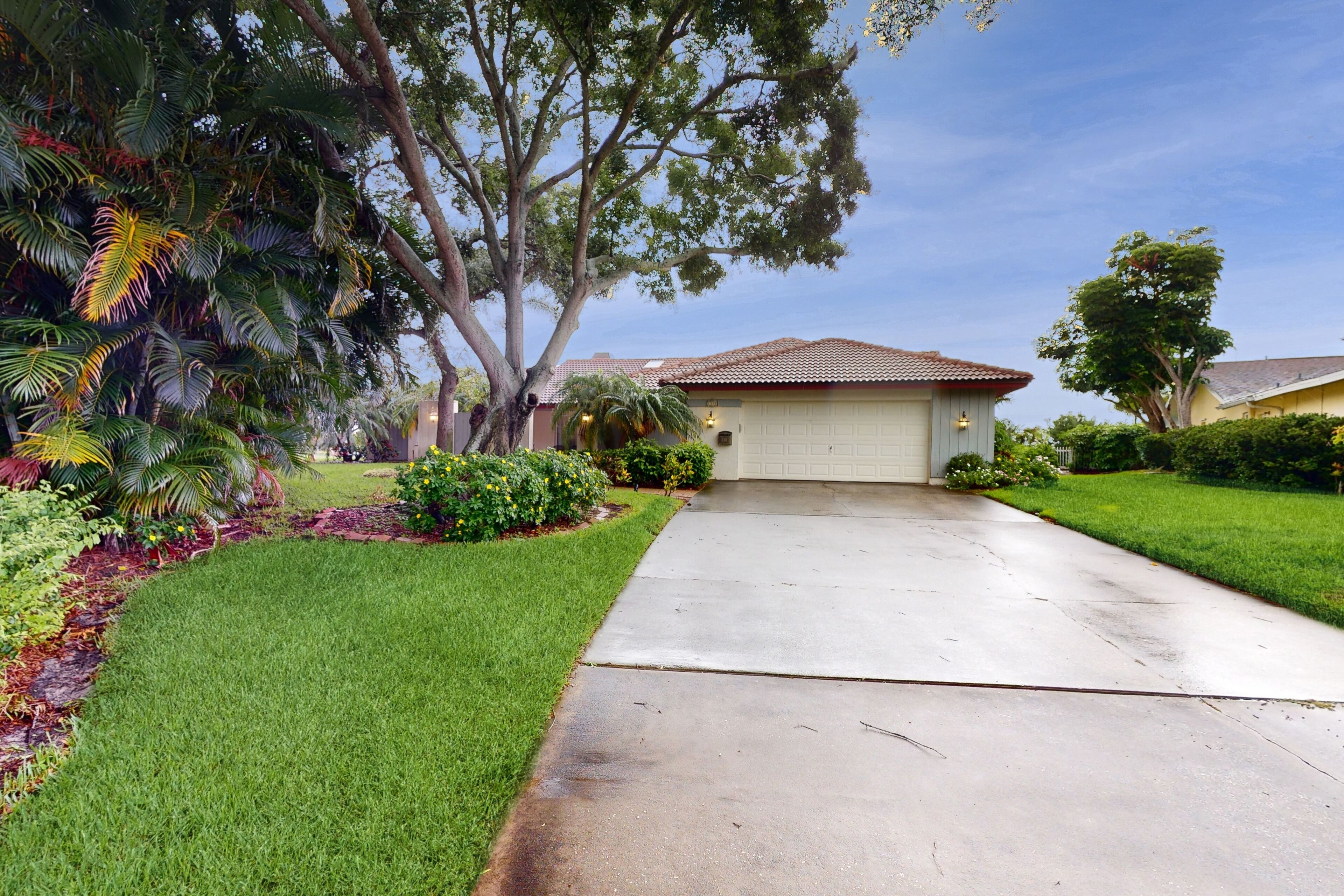 Harbor Isle Waterfront Retreat | Home Office & Private Pool | Kayaks & Canoe