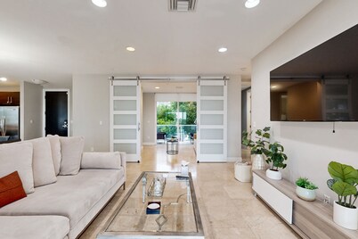 Designer All-Suite Beach Condo w/ Infinity Pool & 3 Balconies