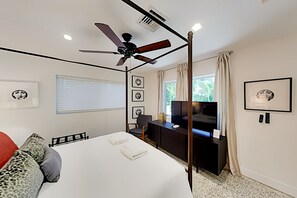4 bedrooms, WiFi, bed sheets