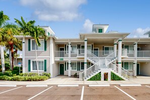 Exterior - Upgraded Greenlinks Golf Villas Condo | All-New Appliances | Luxe Pool & Spa (Naples)