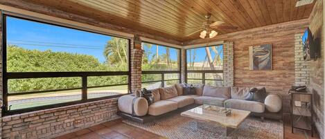 TV, fireplace, offices