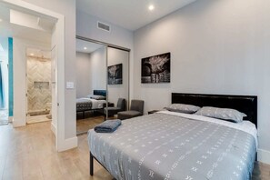 4 bedrooms, desk, iron/ironing board, free WiFi