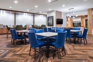 Café da manhã continental grátis todos os dias