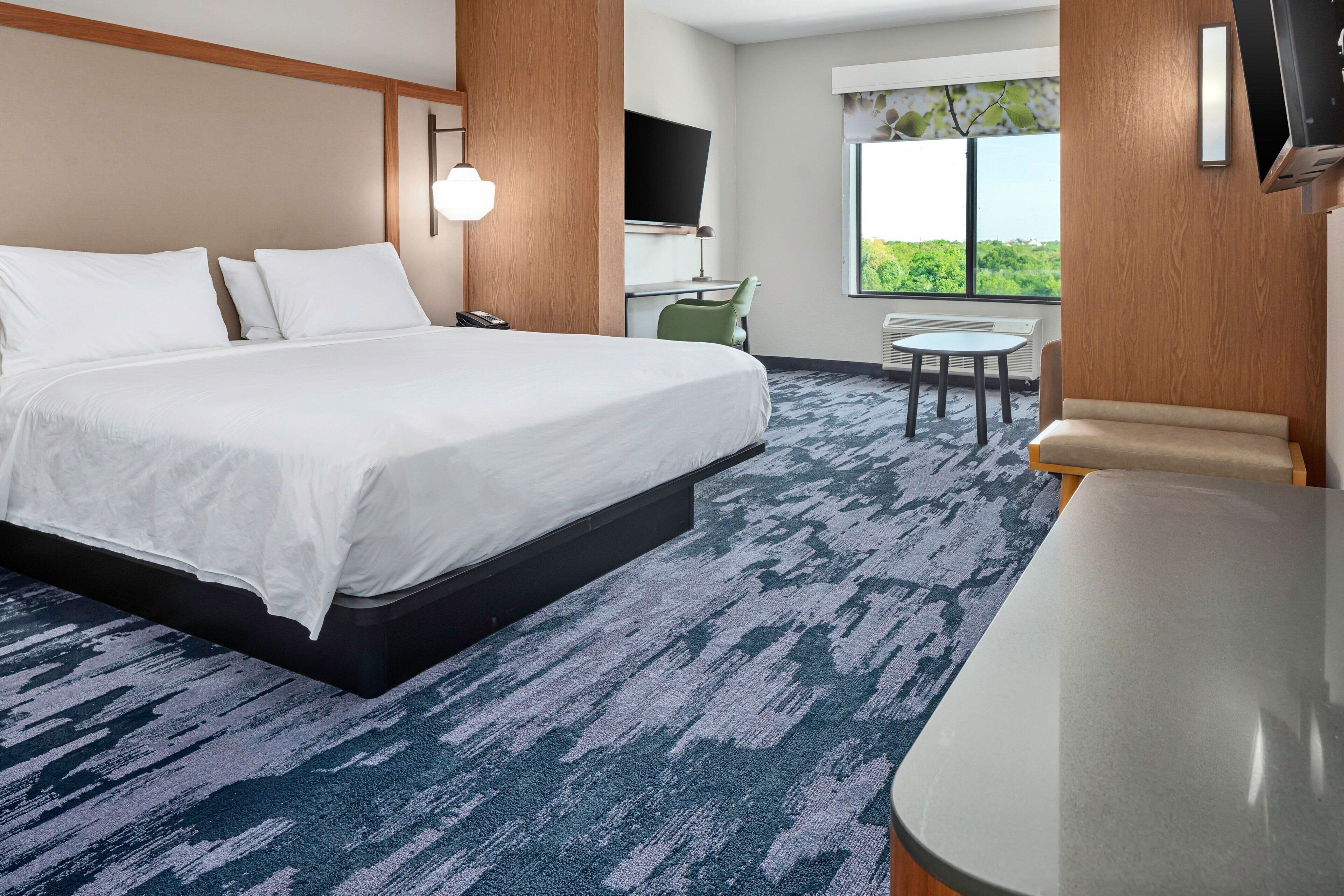 desk, laptop workspace, iron/ironing board, free wifi