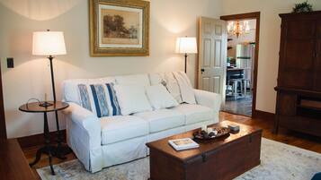 Älytelevisio, takka, Netflix, DVD-soitin