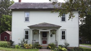 Exterior - Historic Schoolmaster’s House in Zoar (Zoar)