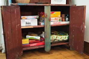Game room - Historic Schoolmaster’s House in Zoar (Zoar)