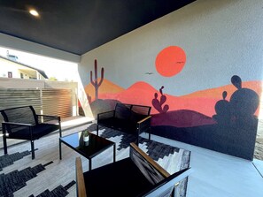 Terrace/patio - ❤NEW LISTING 15%DISCOUNT❤Hammocks & Fire Pit❤Close to Downtown❤Fully Fenced (Joshua Tree)