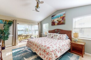 3 bedrooms, desk, internet, bed sheets